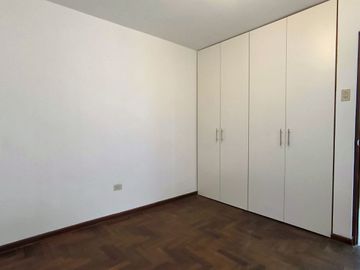 Amplio Flat 100 M2 3 Hab Frente A Parque Trinidad