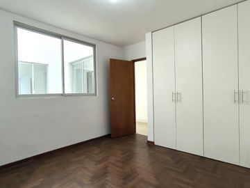 Amplio Flat 100 M2 3 Hab Frente A Parque Trinidad