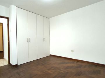 Amplio Flat 100 M2 3 Hab Frente A Parque Trinidad