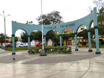 Amplio Flat 100 M2 3 Hab Frente A Parque Trinidad