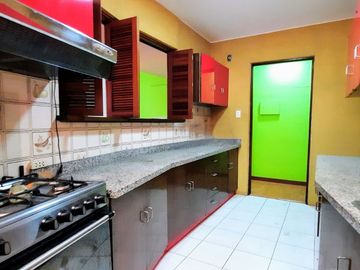 ¡OPORTUNIDAD EN BARRANCO, DEPARTAMENTO EN 2DO PISO!