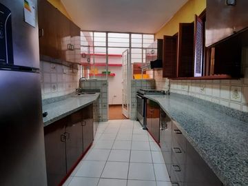 ¡OPORTUNIDAD EN BARRANCO, DEPARTAMENTO EN 2DO PISO!