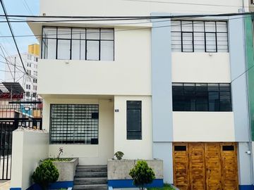 ALQUILER DE CASA DE 2 PISOS – IDEAL PARA EMPRESAS (RUC 20) – PUEBLO LIBRE