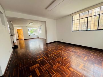 ALQUILER DE CASA DE 2 PISOS – IDEAL PARA EMPRESAS (RUC 20) – PUEBLO LIBRE