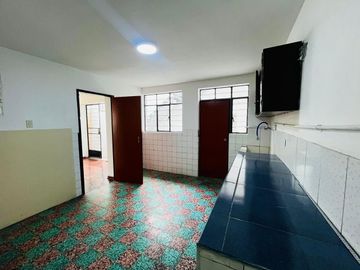 ALQUILER DE CASA DE 2 PISOS – IDEAL PARA EMPRESAS (RUC 20) – PUEBLO LIBRE