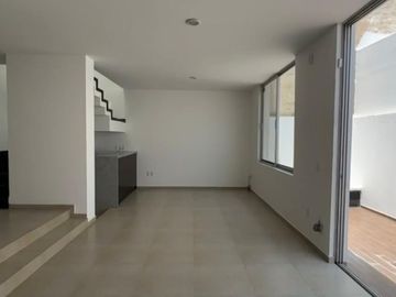 AMPLIA CASA EN FRACCIONAMIENTO LOS ALMENDROS CON SEGURIDAD 24/7.