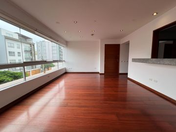 SURCO: HERMOSO Y AMPLIO DEPARTAMENTO EN VENTA