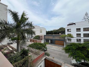 SURCO: HERMOSO Y AMPLIO DEPARTAMENTO EN VENTA