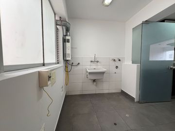 SURCO: HERMOSO Y AMPLIO DEPARTAMENTO EN VENTA