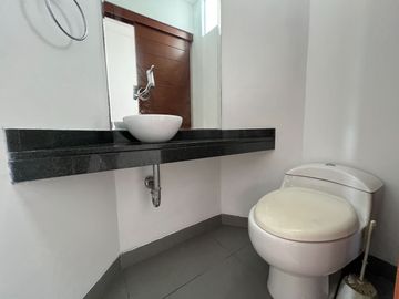 SURCO: HERMOSO Y AMPLIO DEPARTAMENTO EN VENTA