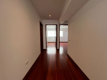 SURCO: HERMOSO Y AMPLIO DEPARTAMENTO EN VENTA