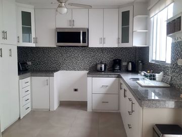 Salinas - La Milina, casa en urbanización con acceso al mar, con 3 habitaciones