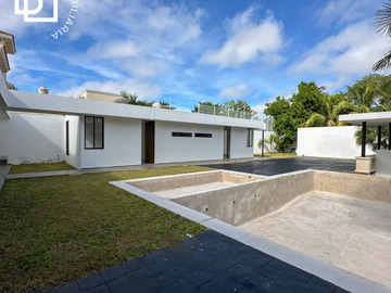 Espectacular casa en venta de una planta con 4 recamaras y amplia alberca