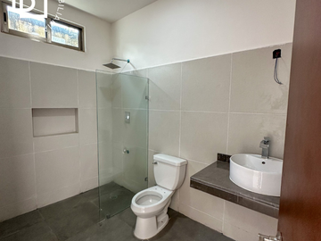 Espectacular casa en venta de una planta con 4 recamaras y amplia alberca