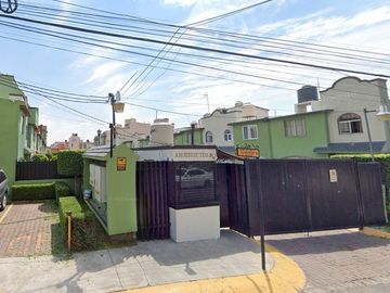 BONITA Y AMPLIA CASA EN RECUPERACIÓN BANCARIA (NO CREDITOS), EXCELENTE UBICACIÓN EN LA UH VALLE DEL TENAYO TLALNEPANTLA, A UNOS MINUTOS DE LA CDMX!!!