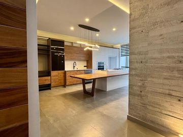 Hermosa Casa en Sendas Capital norte con seguridad 24/7.