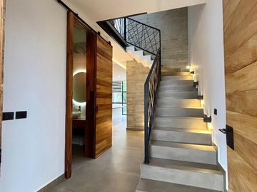 Hermosa Casa en Sendas Capital norte con seguridad 24/7.