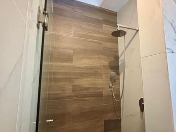 Hermosa Casa en Sendas Capital norte con seguridad 24/7.