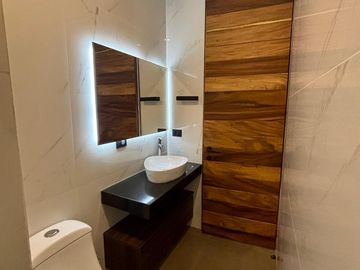 Hermosa Casa en Sendas Capital norte con seguridad 24/7.