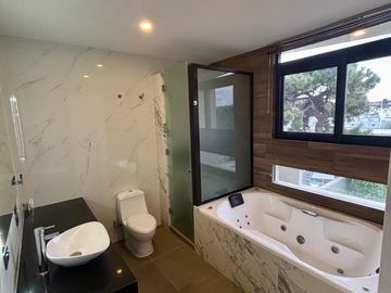 Hermosa Casa en Sendas Capital norte con seguridad 24/7.