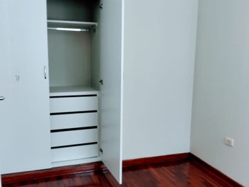 SURCO -ALQUILO    Depto DUPLEX  190 M2.  4dorm,4baños