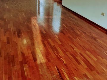 SURCO -ALQUILO    Depto DUPLEX  190 M2.  4dorm,4baños