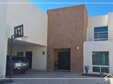 EXCELENTE CASA EN VENTA EN SECTOR VIÑEDOS