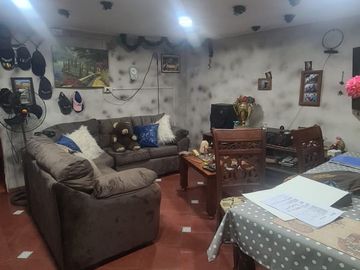 CASA EN VENTA PUDAHUEL - VILLA PUDAHUEL NORTE- PASAJE CERRADO- BUENA CONECTIVIDAD.