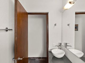 Condominio de 2 Recámaras en el Corazón de Cabo San Lucas – Ubicación, Comodidad y Estilo a tu Alcance