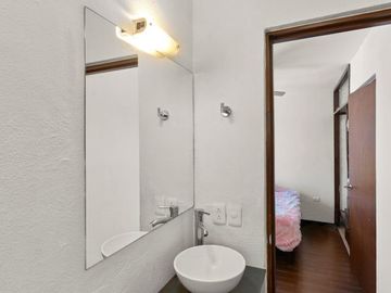 Condominio de 2 Recámaras en el Corazón de Cabo San Lucas – Ubicación, Comodidad y Estilo a tu Alcance