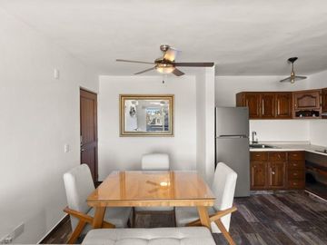 Condominio de 2 Recámaras en el Corazón de Cabo San Lucas – Ubicación, Comodidad y Estilo a tu Alcance