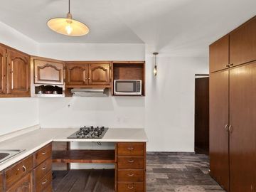 Condominio de 2 Recámaras en el Corazón de Cabo San Lucas – Ubicación, Comodidad y Estilo a tu Alcance