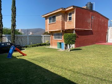 Casa en Venta sola con alberca jardín amplio en Yautepec Morelos