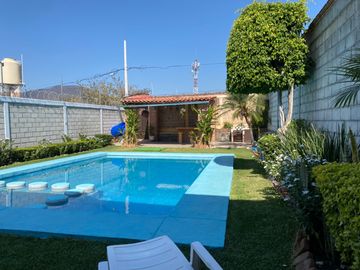 Casa en Venta sola con alberca jardín amplio en Yautepec Morelos