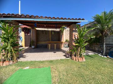 Casa en Venta sola con alberca jardín amplio en Yautepec Morelos