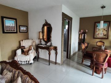 Se vende Casa de una sola planta con 2 recámaras en  200 m2 de construcción. Colonia El Empleado, Cuernavaca, Mor.