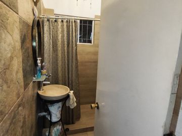 Se vende Casa de una sola planta con 2 recámaras en  200 m2 de construcción. Colonia El Empleado, Cuernavaca, Mor.