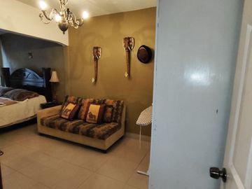 Se vende Casa de una sola planta con 2 recámaras en  200 m2 de construcción. Colonia El Empleado, Cuernavaca, Mor.