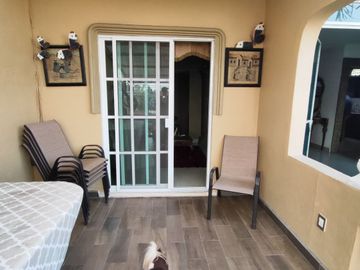 Se vende Casa de una sola planta con 2 recámaras en  200 m2 de construcción. Colonia El Empleado, Cuernavaca, Mor.
