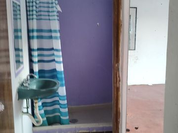 Se vende Casa de una sola planta con 2 recámaras en  200 m2 de construcción. Colonia El Empleado, Cuernavaca, Mor.