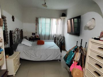 Se vende Casa de una sola planta con 2 recámaras en  200 m2 de construcción. Colonia El Empleado, Cuernavaca, Mor.