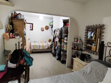 Se vende Casa de una sola planta con 2 recámaras en  200 m2 de construcción. Colonia El Empleado, Cuernavaca, Mor.