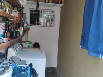 Se vende Casa de una sola planta con 2 recámaras en  200 m2 de construcción. Colonia El Empleado, Cuernavaca, Mor.