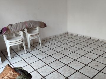 Se vende Casa de una sola planta con 2 recámaras en  200 m2 de construcción. Colonia El Empleado, Cuernavaca, Mor.