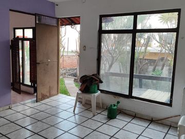 Se vende Casa de una sola planta con 2 recámaras en  200 m2 de construcción. Colonia El Empleado, Cuernavaca, Mor.