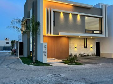 Casa en Venta, Privada Carlota, Condominio Vicenza, Corregidora