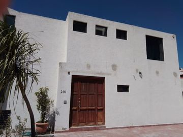 VENTA CASA EN FRACCIONAMIENTO PEDREGAL DE VISTA HERMOSA QUERETARO