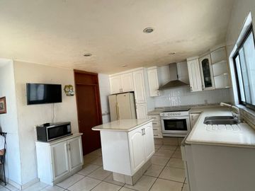VENTA CASA EN FRACCIONAMIENTO PEDREGAL DE VISTA HERMOSA QUERETARO