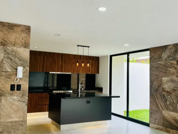 CASA EN VENTA PARQUE ZACATECAS LOMAS DE ANGELÓPOLIS III