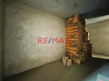 VENTA DE TERRENO EN ZONA ESTRATÉGICA DE SAN MARTIN DE PORRES